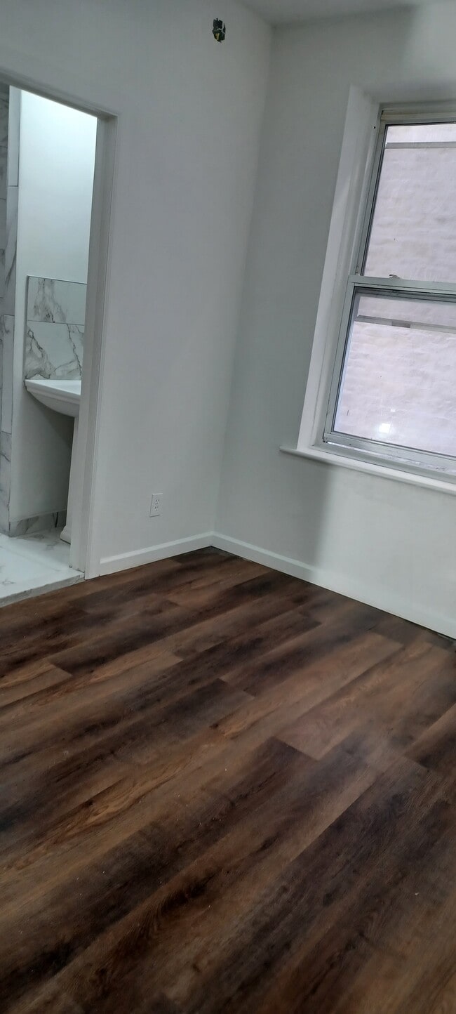 Photo - 341 Midwood St