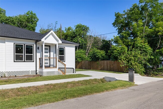 Photo - 4802 Angleton St