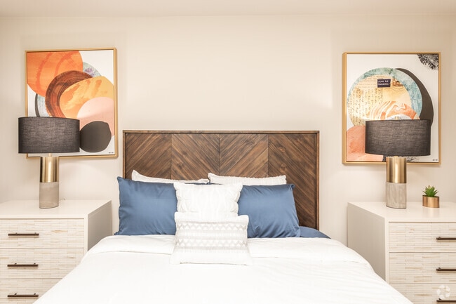 2BR, 2BA -1100 SF - Primary Bedroom