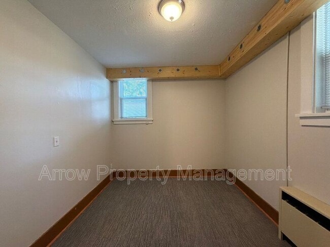 Photo - 411 7th St