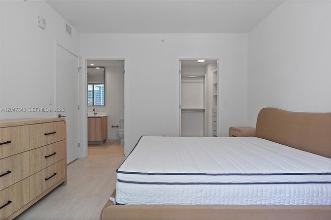 Photo - 77 SE 5th St Unit 1905