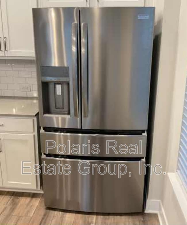 Photo - 561 Steinbeck Pl