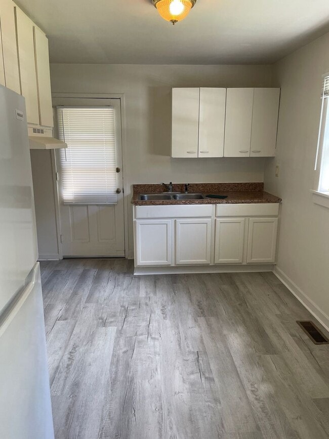 Photo - 3652 Cornell Blvd