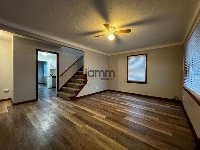 Photo - 18713 Waterbury Ave