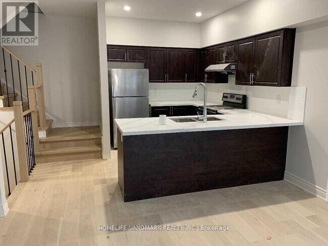 Photo - 8 Eaton Park Ln