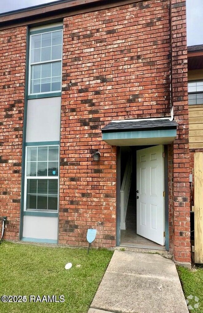 Building Photo - 900 Provost St Rental