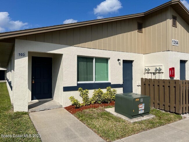 Building Photo - 1354 Westover St Unit 103