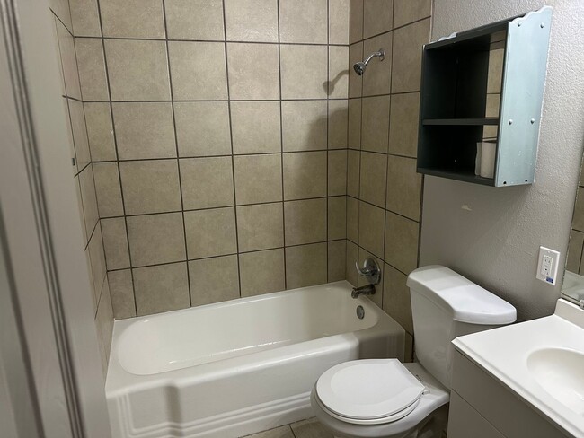 Photo - 1305 Plain St Unit 3