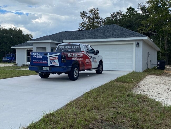 Photo - Custom Home - Desirable SW Ocala neighborhood 3/2/2 ** Wont Last**