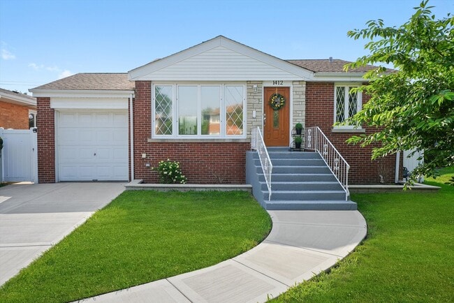 Building Photo - 1412 Balmoral Ave Rental