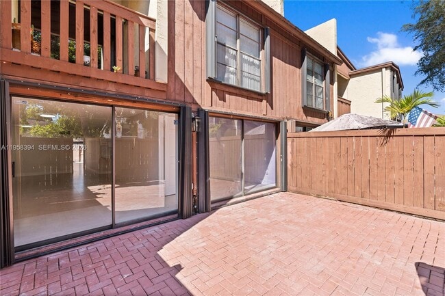 Building Photo - 6907 SW 115th Pl Unit D40