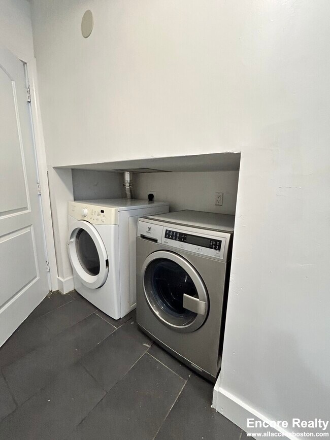 Photo - 91 Devon St Unit 3