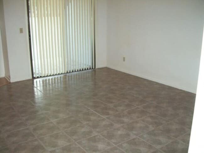 670/680 SE 28th Place