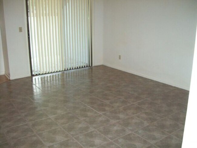 Photo - 670 SE 28th Pl Unit D