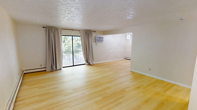 Building Photo - Excellent Location! Canfield, 2 Bedroom Re... Unit 6324 #5 Rental