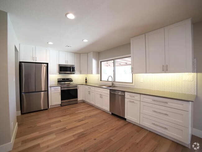 Building Photo - 4722 S Taylor Dr Rental
