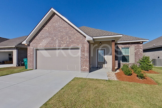 Building Photo - 13985 Rosewell St