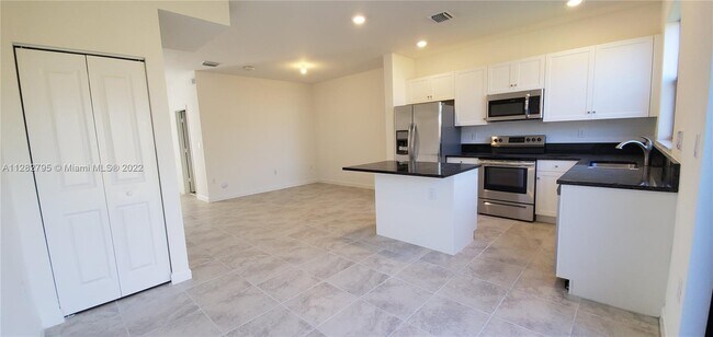 Photo - 11273 SW 249th St