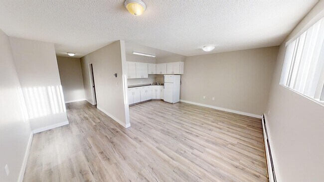 Photo - 9932-9105 105 Ave Unit 107