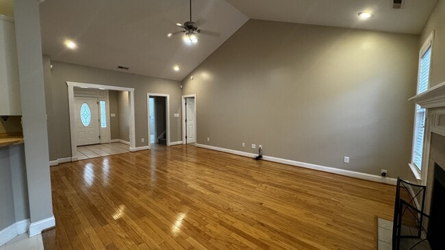 Photo - 441 Candlewood Dr