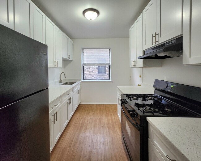 Photo - 3221 W Diversey Ave