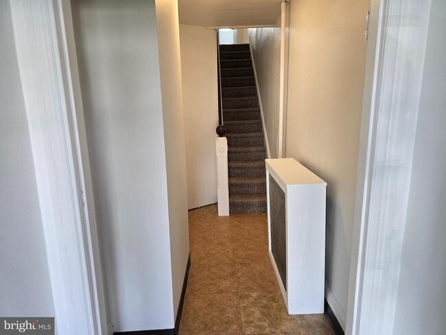 Building Photo - 362 1st Ave Unit 2