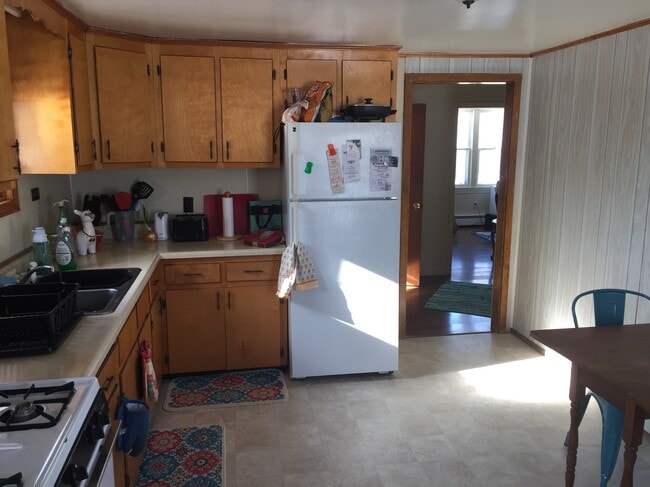Building Photo - 902 Stillwater Ave Unit 902A Rental