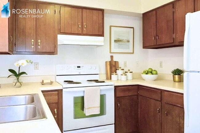 Photo - 1326 N Miller Rd Unit a