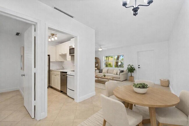 Photo - 815 Middle River Dr Unidad 115