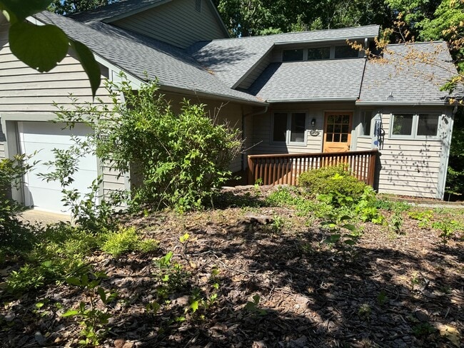 Photo - 1 Bedroom, 1 Bathroom Townhouse in High Point!