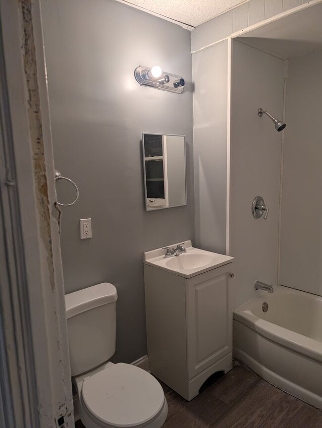 Photo - 2904-2906 N 27th St Unit Lower