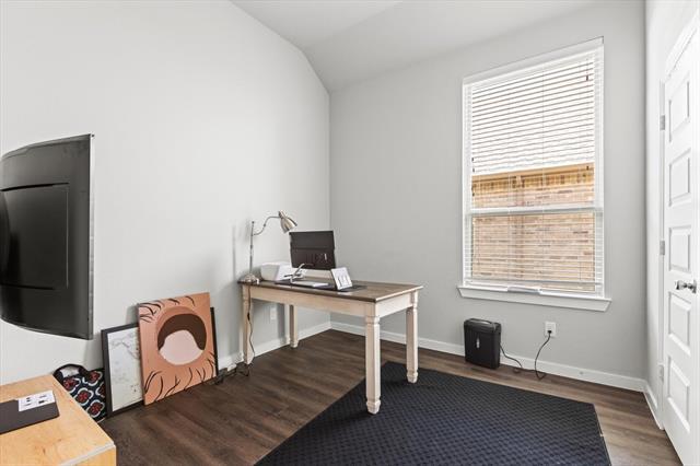 Photo - 1526 Calcot Ln