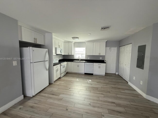 Photo - 4393 Davis Rd Unit 2