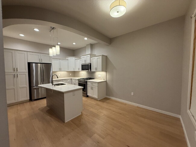 Photo - Perfect Nob Hill location! Incredible views!