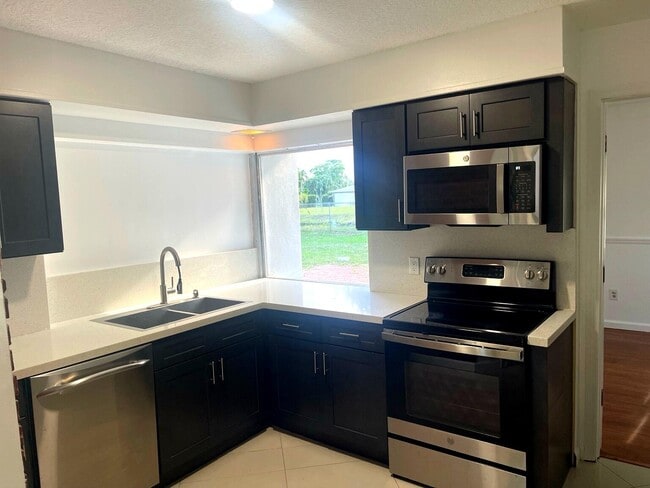 Photo - 22141 Aquila St