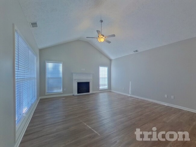 Photo - 171 Trillium Rd