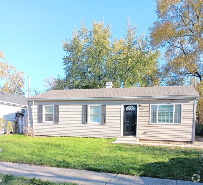 Building Photo - Spacious & Stylish 4-Bedroom Home