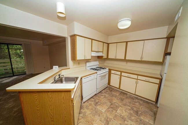 Canal Club Apartments