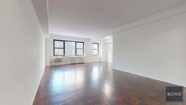 Building Photo - 157e E 57th St Unit 14D Rental
