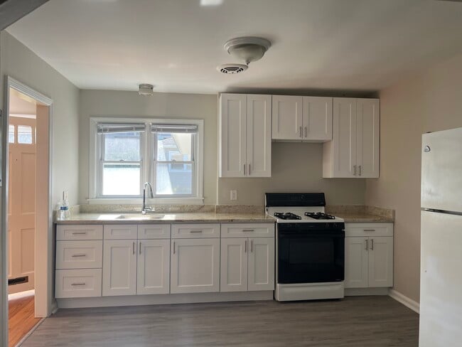 Kitchen - Carey Ave Apartments