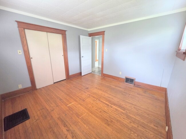 Photo - 1141 Kinnaird Ave