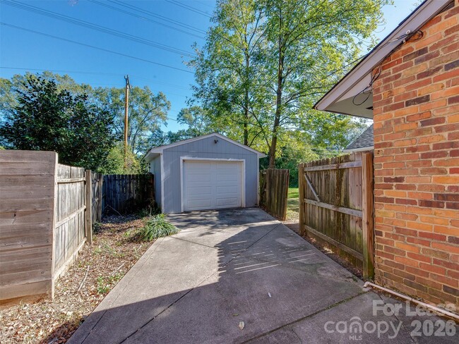 Photo - 709 Cooper Dr