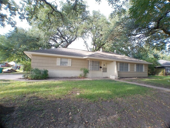 601 Fresa Rd