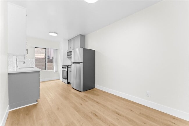 Photo - 6110 Cahuenga Blvd Unit 07