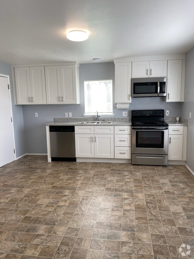 Building Photo - 1502 S M St Unit B Rental