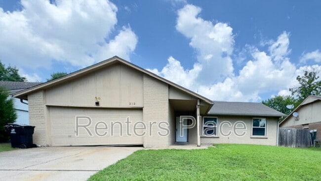 Building Photo - 212 E Austin St Rental