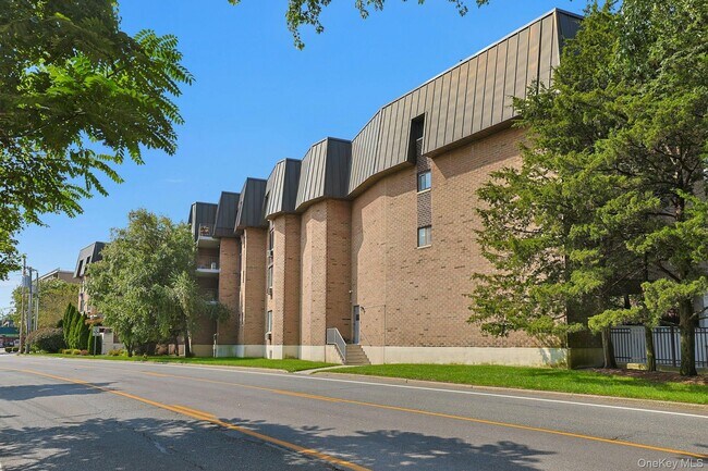 Photo - 560 Halstead Ave Unit 2E