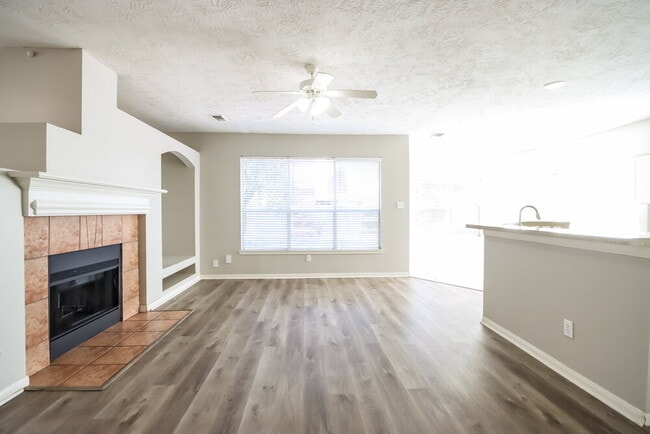 Photo - 16206 Hollow Rock Dr