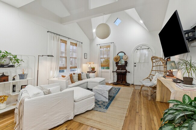 Photo - 5622 Charles Pl