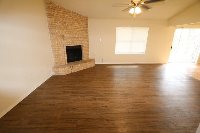 Photo - 2106 Marot Dr